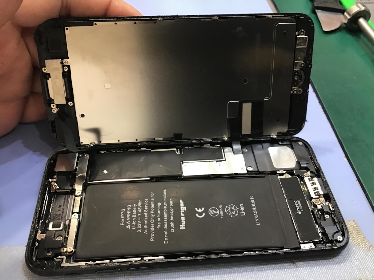 iPhone7のバッテリー交換ならデータそのまま修理可能なスマホ修理工房セレオ甲府店へ！